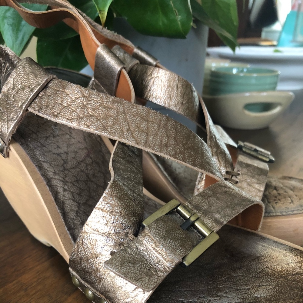 SOLD Via Spiga wedge platform size 7.5 US